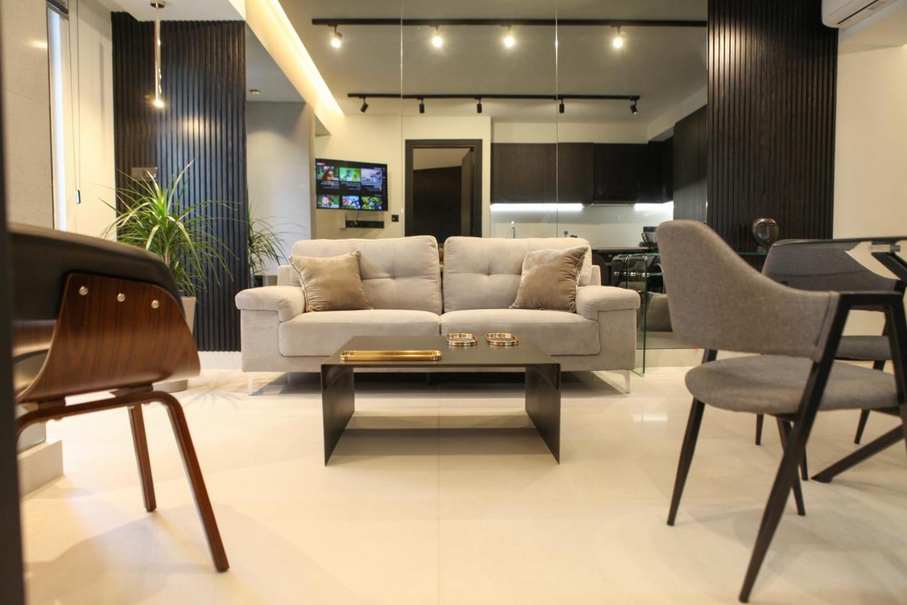 Raam Luxury Suites 拉纳卡 外观 照片