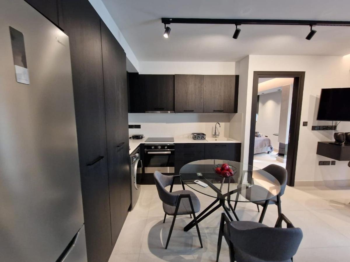 Raam Luxury Suites 拉纳卡 外观 照片